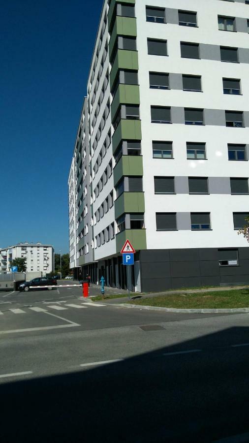 Apartman Nadja Arena ซาเกร็บ ภายนอก รูปภาพ